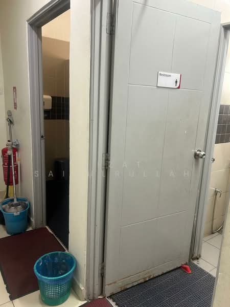 Warehouse for Rent in Kota Warisan (Sepang) - Aizat Saifulrullah - Bathroom - PropertyGuru.com.my