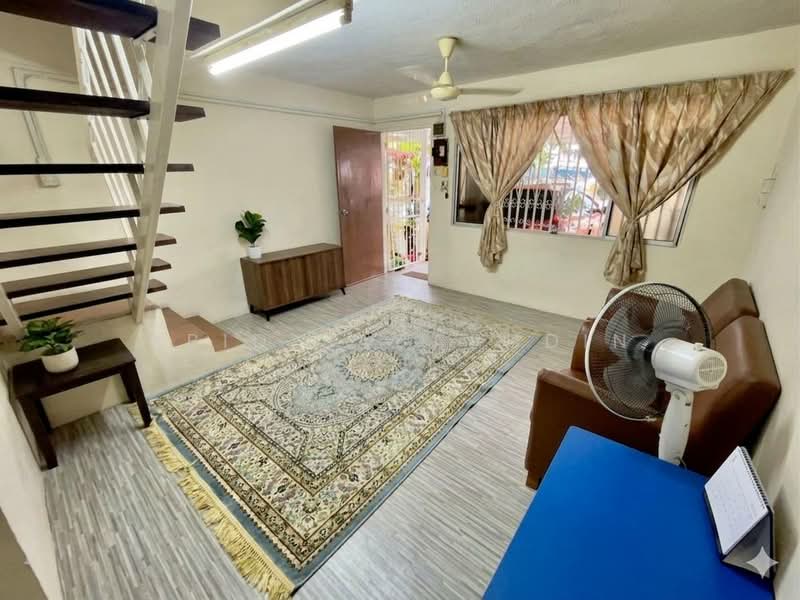 Rumah Teres 2 Tingkat untuk Dijual di Taman Putra (Ampang) - Abid Sabarudin - Living Room - PropertyGuru.com.my