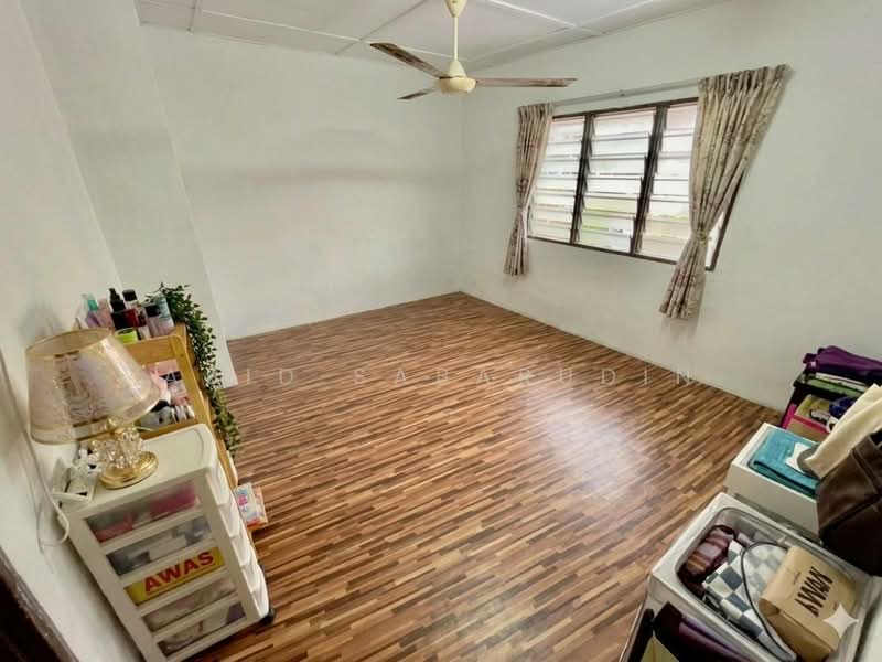 Rumah Teres 2 Tingkat untuk Dijual di Taman Putra (Ampang) - Abid Sabarudin - Bedroom - PropertyGuru.com.my