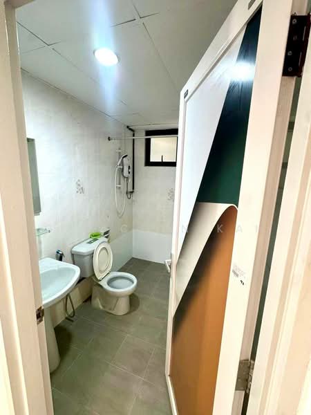 Pangsapuri untuk Disewa di MBF Tower - Gan Chun Kai - Bathroom - PropertyGuru.com.my