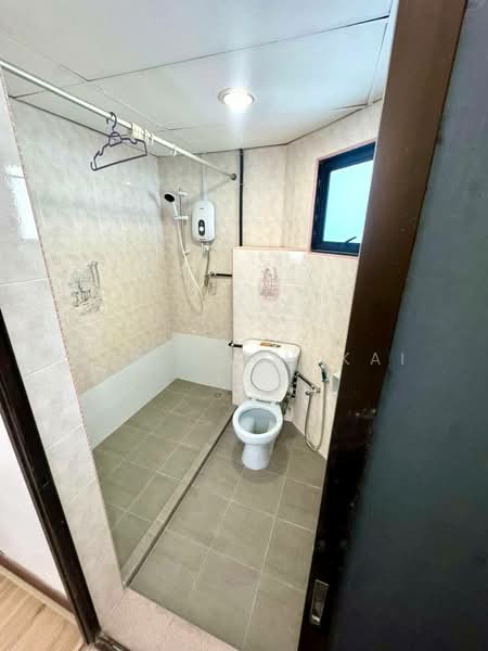 Pangsapuri untuk Disewa di MBF Tower - Gan Chun Kai - Bathroom - PropertyGuru.com.my
