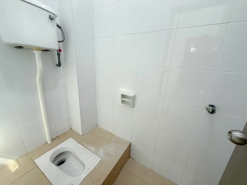 2-storey Terraced House for Sale in Taman Impian Emas (Skudai) - Jeffrey Kiong - Bathroom - PropertyGuru.com.my
