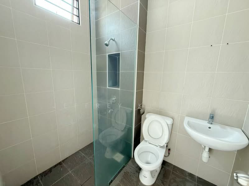2-storey Terraced House for Sale in Taman Impian Emas (Skudai) - Jeffrey Kiong - Bathroom - PropertyGuru.com.my