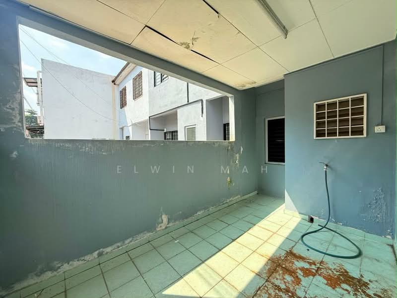 Rumah Teres 2 Tingkat untuk Dijual di Bandar Tasik Puteri (Rawang) - Elwin Mah - Balcony - PropertyGuru.com.my