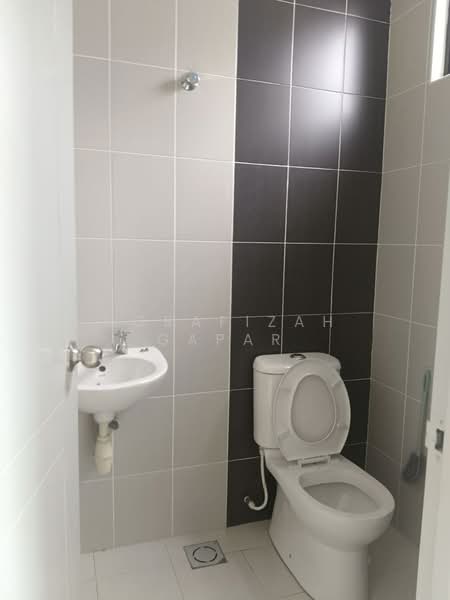 Rumah Teres untuk Dijual di Nilai (Negeri Sembilan) - NoraFizah Gapar - Bathroom - PropertyGuru.com.my
