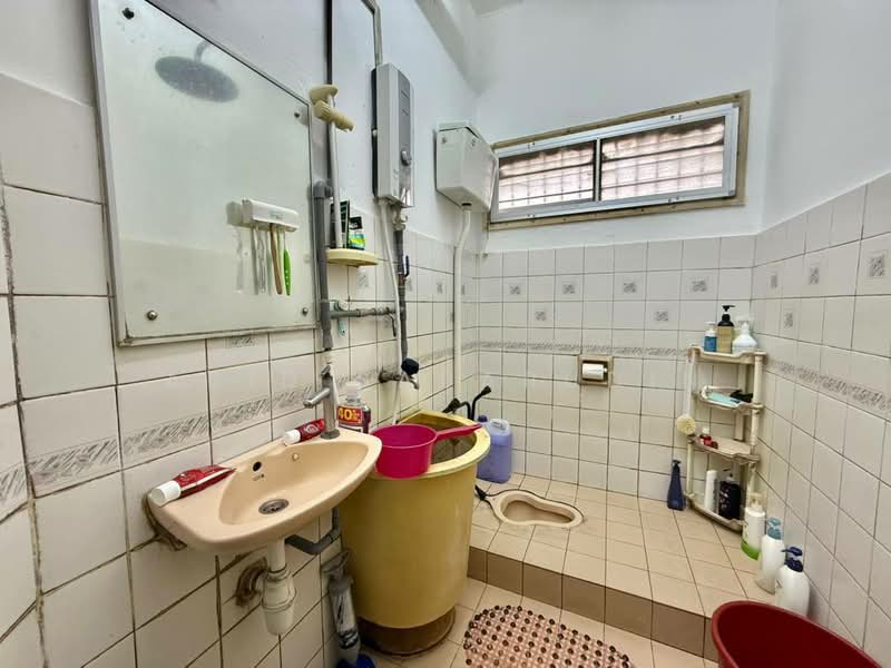 2-storey Terraced House for Sale in Bandar Tun Hussein Onn (Cheras) - Abid Sabarudin - Bathroom - PropertyGuru.com.my