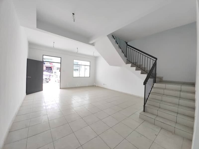 2-storey Terraced House for Sale in Taman Scientex Rawang (Rawang) - Elwin Mah - Living Room - PropertyGuru.com.my