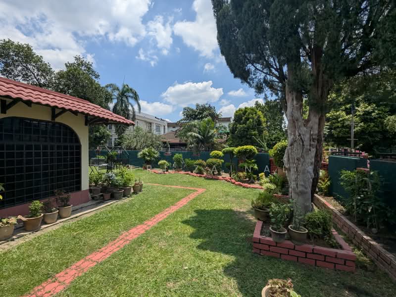 Rumah Banglo untuk Dijual di SS3 (Petaling Jaya) - Fitri Zainal - Garden - PropertyGuru.com.my
