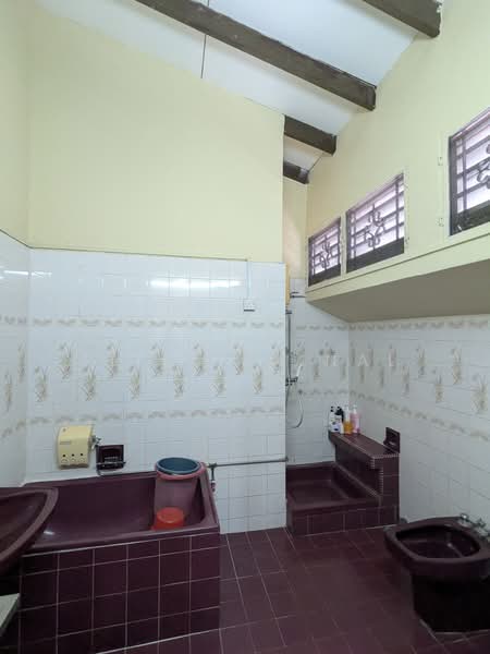 Rumah Banglo untuk Dijual di SS3 (Petaling Jaya) - Fitri Zainal - Bathroom 4 - PropertyGuru.com.my