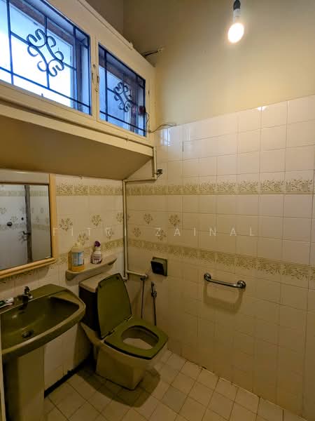 Rumah Banglo untuk Dijual di SS3 (Petaling Jaya) - Fitri Zainal - Bathroom 5 - PropertyGuru.com.my