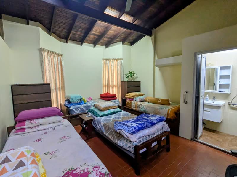 Rumah Banglo untuk Dijual di SS3 (Petaling Jaya) - Fitri Zainal - Bedroom 1 - PropertyGuru.com.my