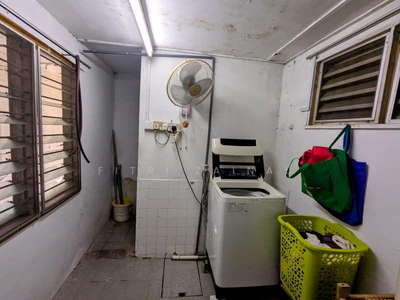 Rumah Banglo untuk Dijual di SS3 (Petaling Jaya) - Fitri Zainal - Laundry - PropertyGuru.com.my