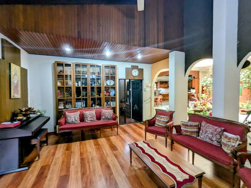 Rumah Banglo untuk Dijual di SS3 (Petaling Jaya) - Fitri Zainal - Living Room - PropertyGuru.com.my