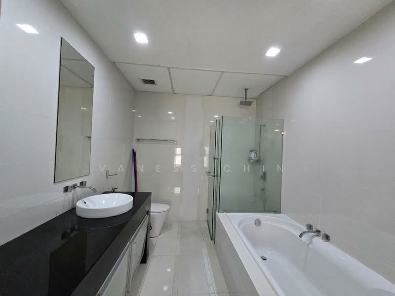 Servis Apartment untuk Disewa di Gateway Kiaramas Residences - Vaness Chin - Bathroom - PropertyGuru.com.my