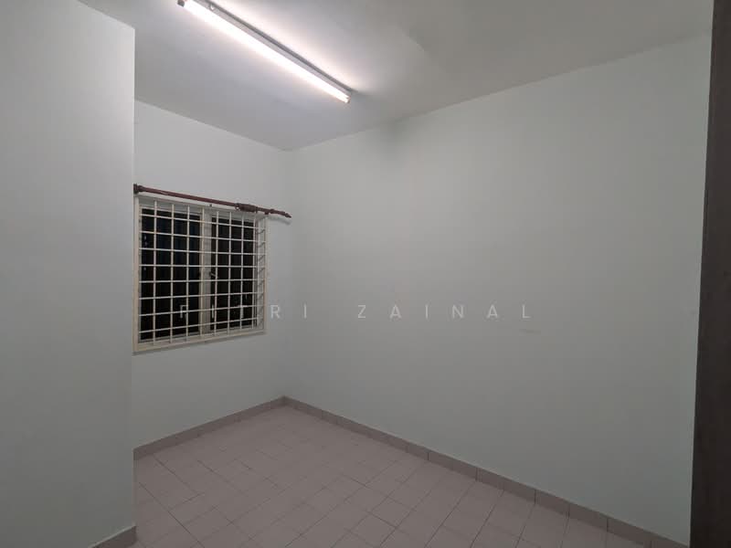 2-storey Terraced House for Sale in Taman Cheras Jaya (Cheras) - Fitri Zainal - Bedroom 4 - PropertyGuru.com.my