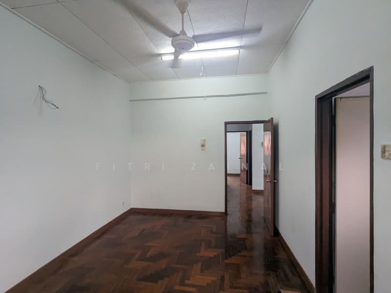 2-storey Terraced House for Sale in Taman Cheras Jaya (Cheras) - Fitri Zainal - Master Bedroom - PropertyGuru.com.my