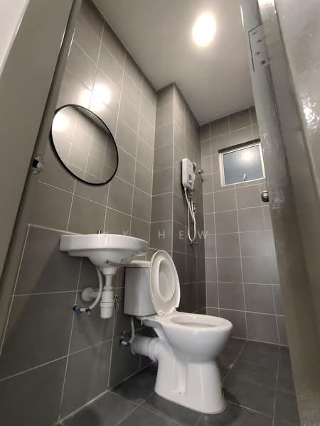 Pangsapuri untuk Disewa di Idaman Abadi - KK HEW - Bathroom - PropertyGuru.com.my
