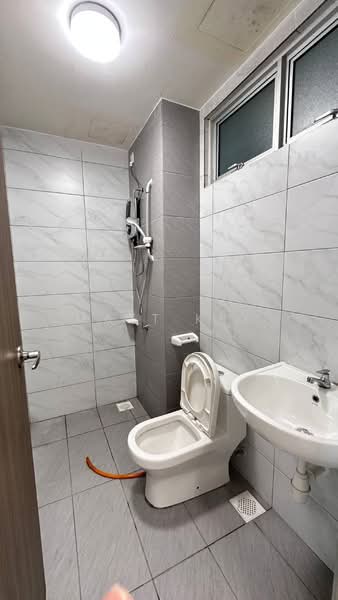Servis Apartment untuk Disewa di SKS Habitat - Matt Kek - Bathroom - PropertyGuru.com.my