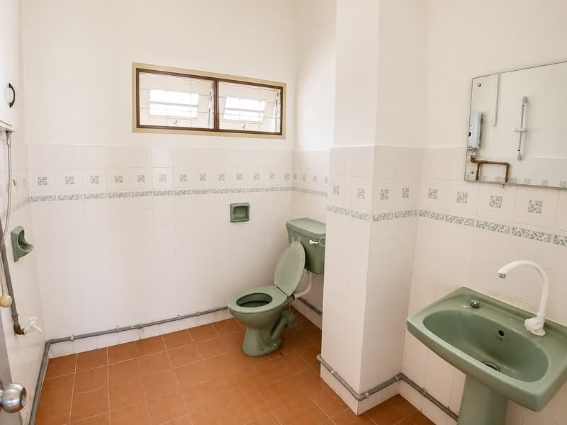 Rumah Teres 2 Tingkat untuk Disewa di Usj 6 (Subang Jaya) - KH Khoo - Bathroom - PropertyGuru.com.my