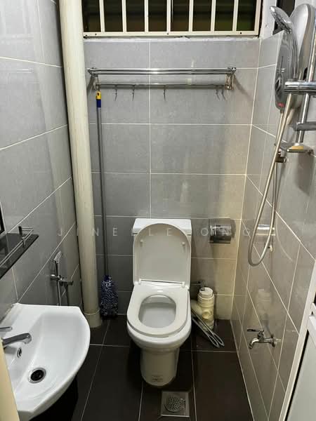 Apartment for Rent at Halaman Teratai - Jinelle Ong - Bathroom - PropertyGuru.com.my