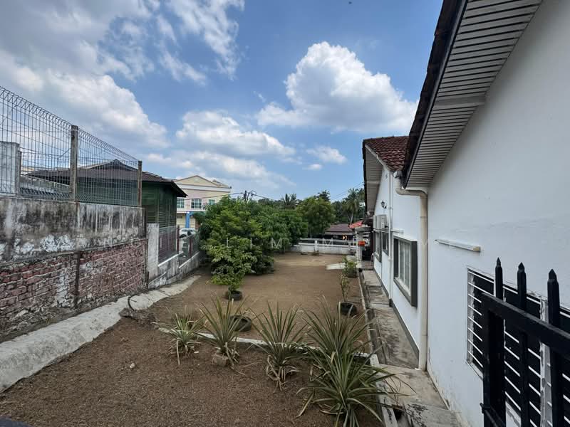 Rumah Banglo untuk Dijual di Bukit Baru (Melaka) - Angie Lim Mei Mei - Exterior - PropertyGuru.com.my