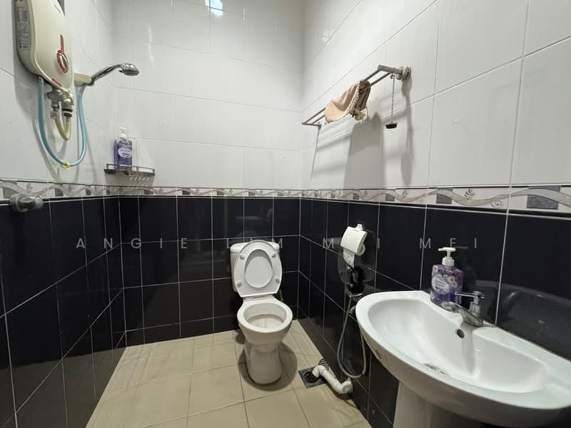 Rumah Banglo untuk Dijual di Bukit Baru (Melaka) - Angie Lim Mei Mei - Bathroom - PropertyGuru.com.my