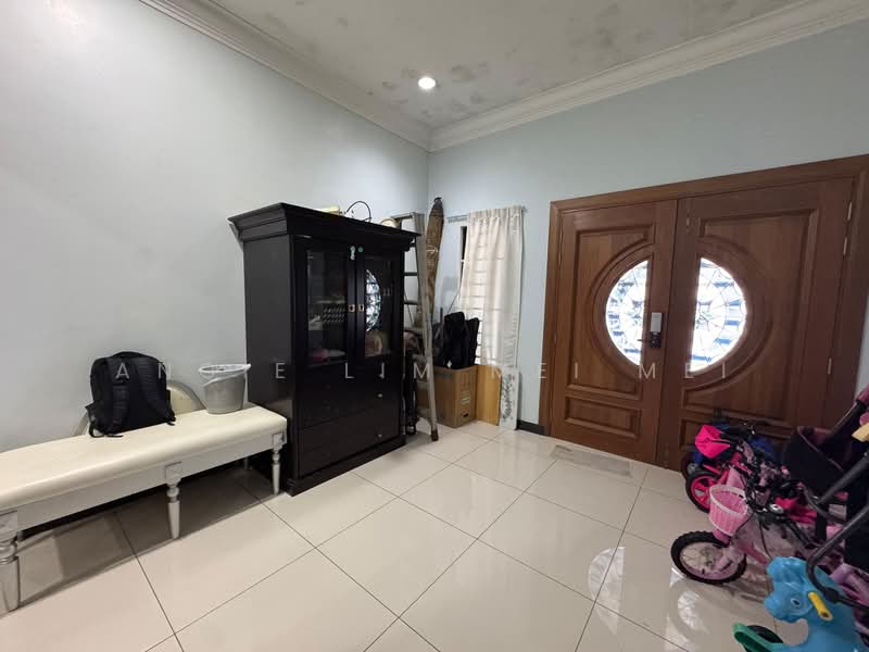 Rumah Banglo untuk Dijual di Bukit Baru (Melaka) - Angie Lim Mei Mei - Entrance - PropertyGuru.com.my