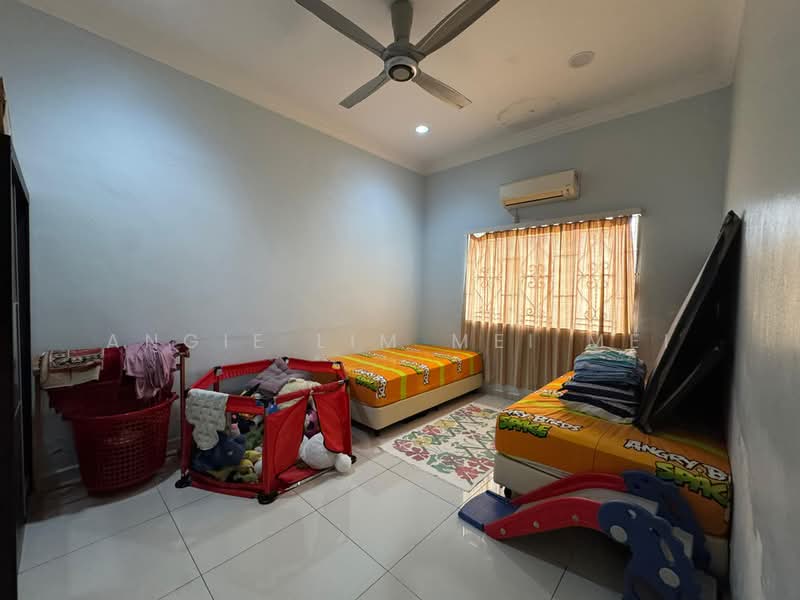 Rumah Banglo untuk Dijual di Bukit Baru (Melaka) - Angie Lim Mei Mei - Bedroom - PropertyGuru.com.my