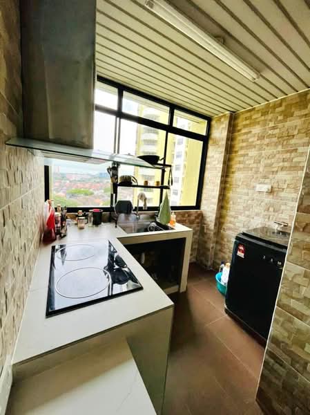 Condominium for Sale at Indera Subang - Henrick Tan - Kitchen - PropertyGuru.com.my