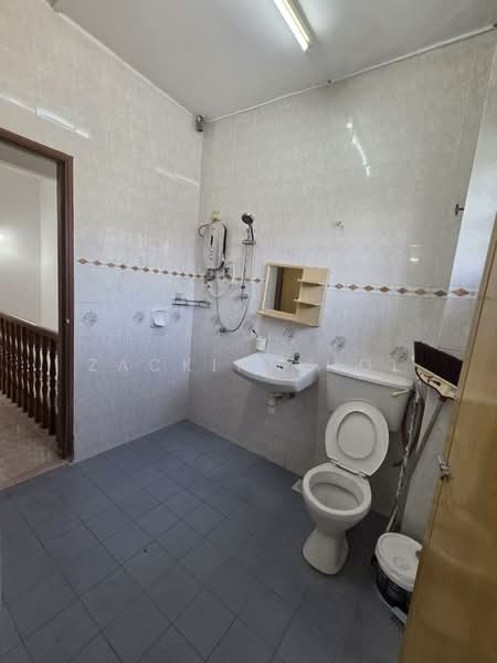 2-storey Terraced House for Sale in Bandar Bukit Tinggi (Klang) - Zackinn Hoi - Bathroom - PropertyGuru.com.my