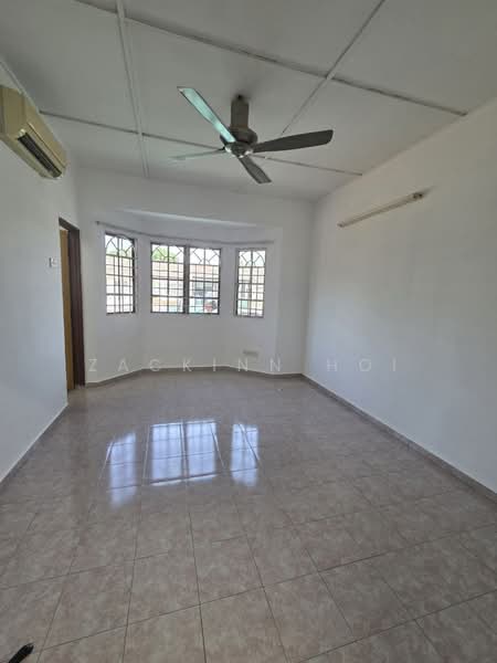 2-storey Terraced House for Sale in Bandar Bukit Tinggi (Klang) - Zackinn Hoi - Living Room - PropertyGuru.com.my