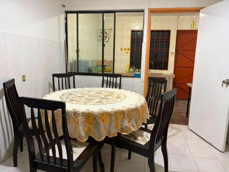 2-storey Terraced House for Rent in Taman Mount Austin (Tebrau) - Vinna Loh - Dining Room - PropertyGuru.com.my
