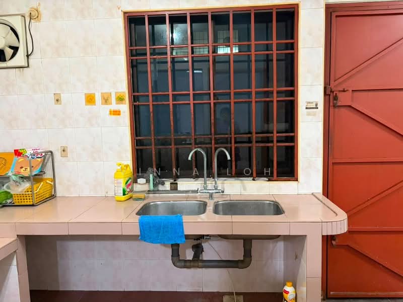 2-storey Terraced House for Rent in Taman Mount Austin (Tebrau) - Vinna Loh - Kitchen - PropertyGuru.com.my