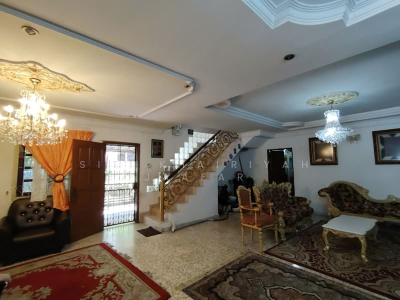 Rumah Banglo untuk Dijual di Shah Alam (Selangor) - SITI KHAIRIYAH JAAFAR - Living Room - PropertyGuru.com.my