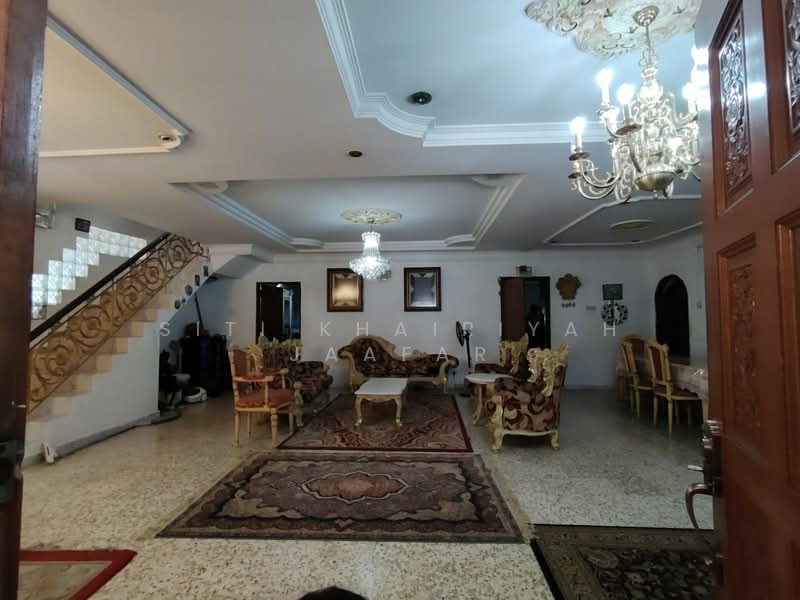 Rumah Banglo untuk Dijual di Shah Alam (Selangor) - SITI KHAIRIYAH JAAFAR - Living Room - PropertyGuru.com.my
