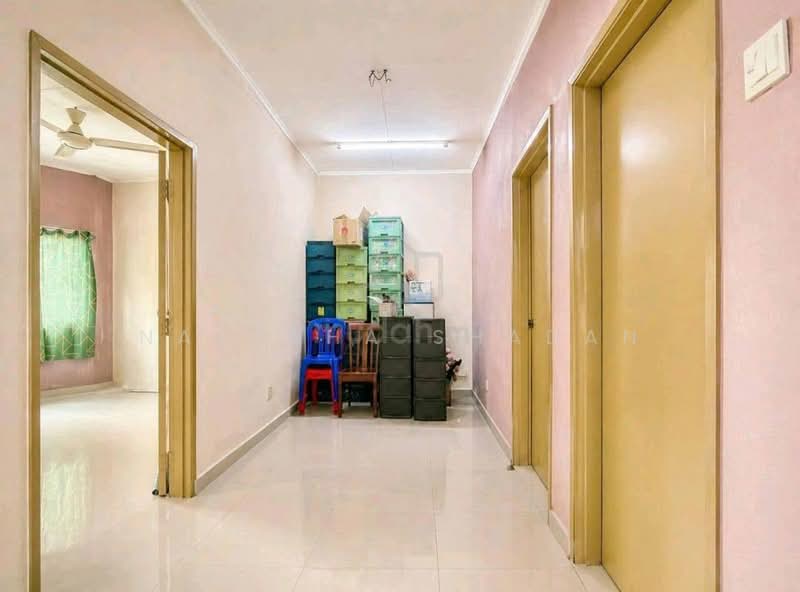 Rumah Teres 2 Tingkat untuk Dijual di Seksyen 13 (Shah Alam) - Natasha Shadan - Corridor - PropertyGuru.com.my