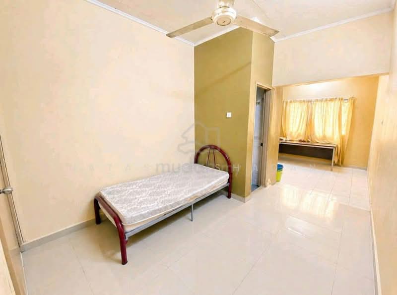 Rumah Teres 2 Tingkat untuk Dijual di Seksyen 13 (Shah Alam) - Natasha Shadan - Bedroom - PropertyGuru.com.my