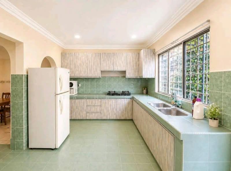 Rumah Teres 2 Tingkat untuk Dijual di Seksyen 13 (Shah Alam) - Natasha Shadan - Kitchen - PropertyGuru.com.my