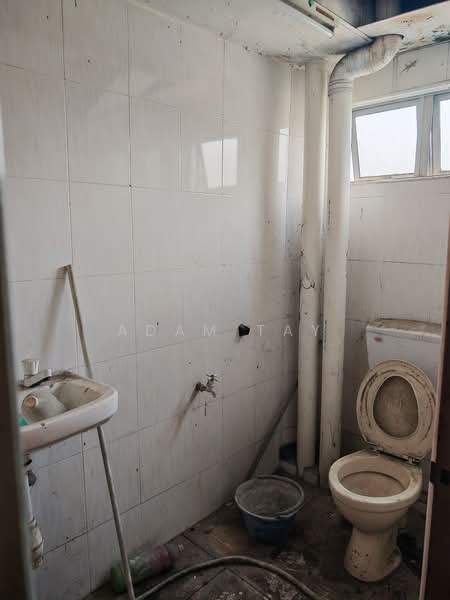 Kilang untuk Dijual di Pulau Indah (Klang) - Adam Tay - Bathroom - PropertyGuru.com.my