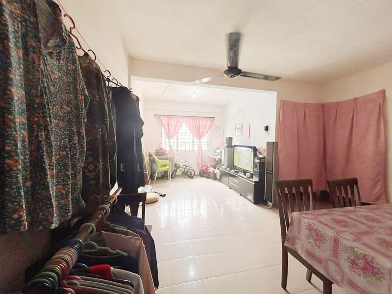 Apartment for Sale at Sri Delima - Elvis Sim - Living Room - PropertyGuru.com.my