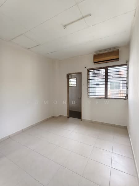 2-storey Terraced House for Sale in Taman Putra Prima (Puchong) - Edmond Yew - Interior - PropertyGuru.com.my