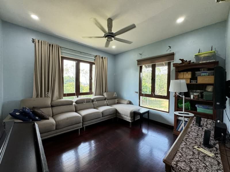 Semi-Detached House for Sale in Bukit Jelutong (Shah Alam) - SITI KHAIRIYAH JAAFAR - Living Room - PropertyGuru.com.my