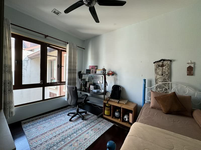Semi-Detached House for Sale in Bukit Jelutong (Shah Alam) - SITI KHAIRIYAH JAAFAR - Bedroom - PropertyGuru.com.my