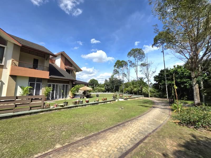 Semi-Detached House for Sale in Bukit Jelutong (Shah Alam) - SITI KHAIRIYAH JAAFAR - PropertyGuru.com.my