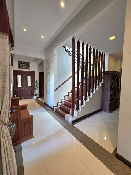 Semi-Detached House for Sale in Bukit Jelutong (Shah Alam) - SITI KHAIRIYAH JAAFAR - PropertyGuru.com.my