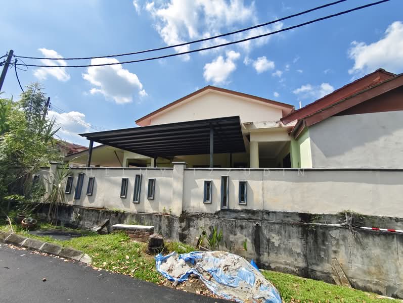Rumah Teres untuk Dijual di Bandar Country Homes (Rawang) - HELMY IZZUDIN - Exterior - PropertyGuru.com.my