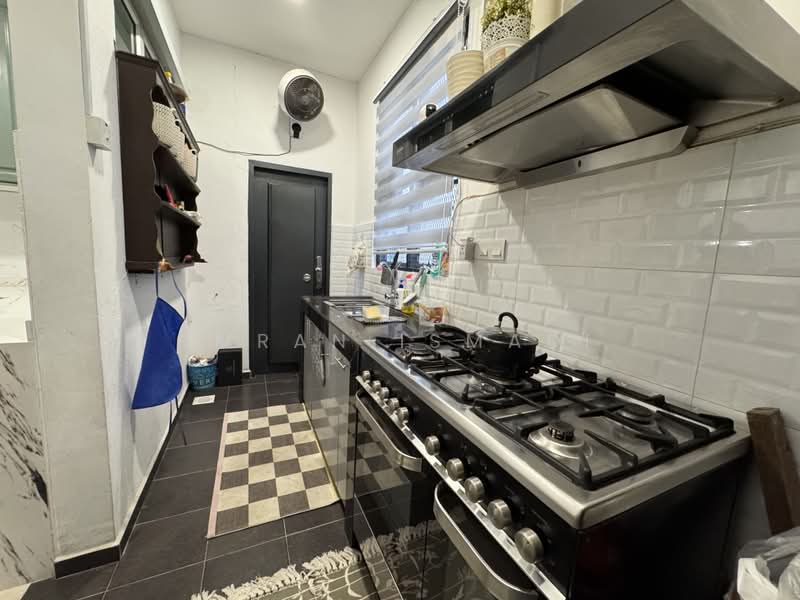 Rumah Teres 2 Tingkat untuk Dijual di Serene Heights (Semenyih) - Imran Ismadi - Kitchen - PropertyGuru.com.my