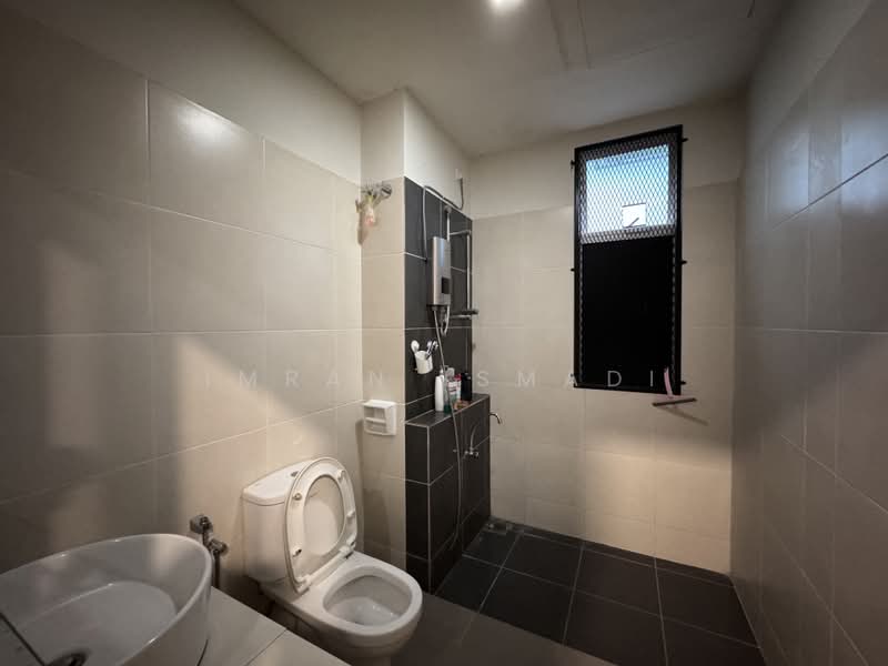 Rumah Teres 2 Tingkat untuk Dijual di Serene Heights (Semenyih) - Imran Ismadi - Bathroom - PropertyGuru.com.my