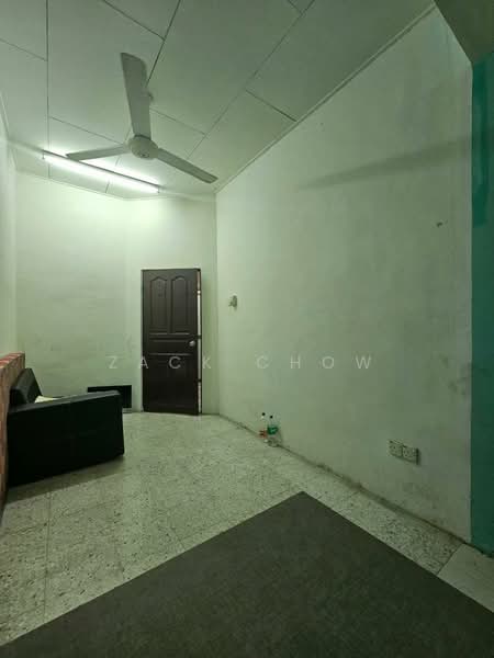 1-storey Terraced House for Sale in Taman Desa Cemerlang (Ulu Tiram) - Zack Chow - Living Room - PropertyGuru.com.my