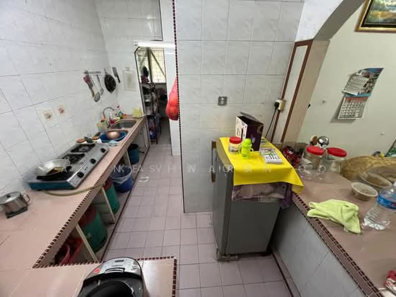 Flat for Sale at Bandar Baru Kundang - Kavineshwaran Ooi - Kitchen - PropertyGuru.com.my